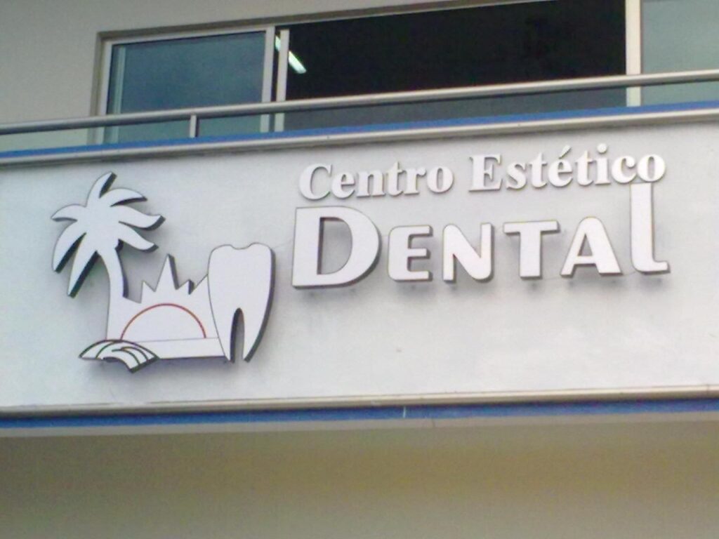 letrero en aluminio